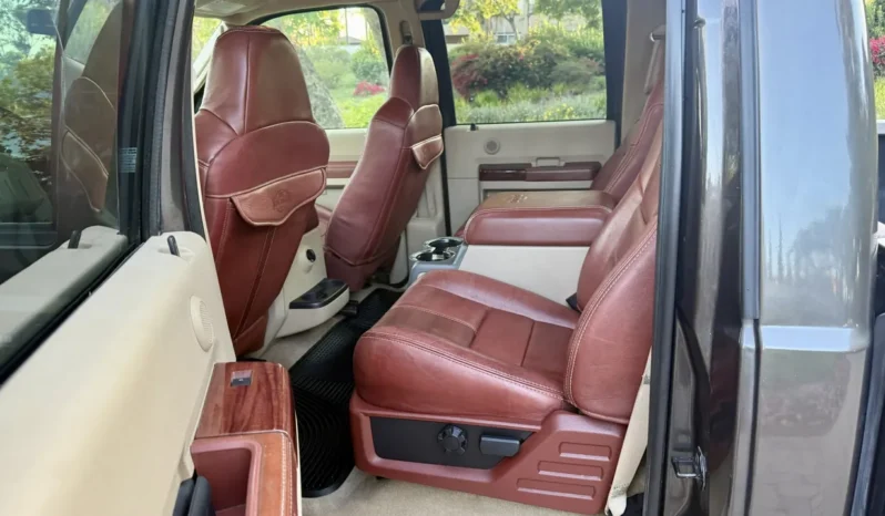 
								2009 Ford F-250 King Ranch Crew Cab Power Stroke full									