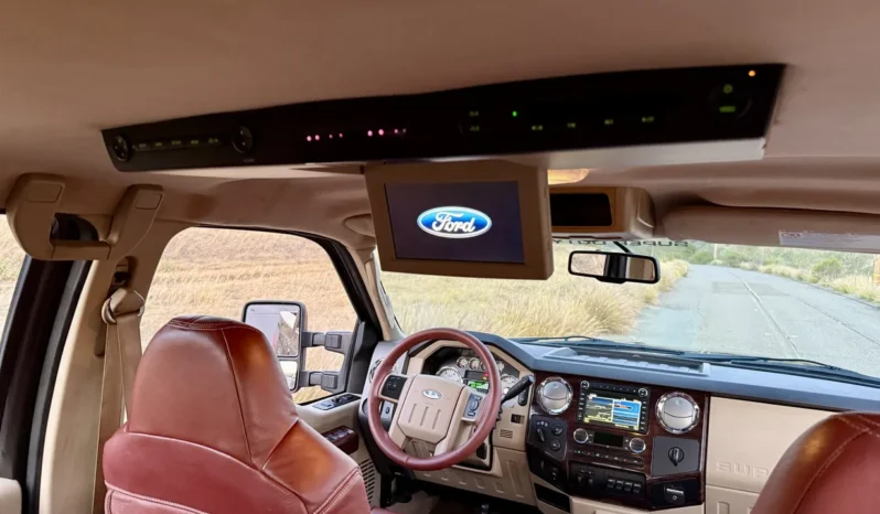 
								2009 Ford F-250 King Ranch Crew Cab Power Stroke full									