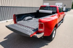 
										2018 Ram 3500 Laramie Crew Cab Dually full									