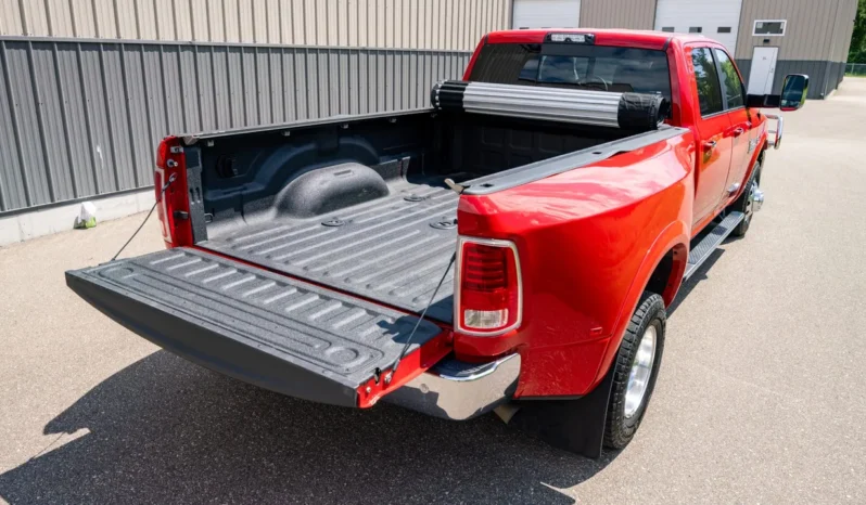 
								2018 Ram 3500 Laramie Crew Cab Dually full									