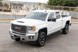 
										2019 GMC Sierra 2500HD SLT Crew Cab Duramax full									
