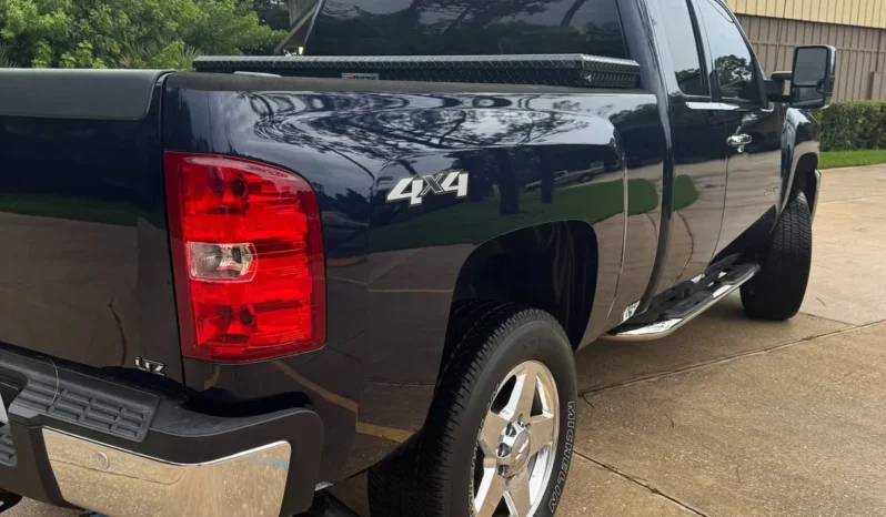 
								2011 Chevrolet Silverado 2500HD LTZ Extended Cab Duramax full									