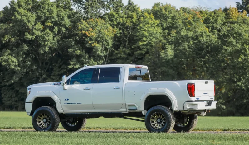 
								2020 GMC Sierra 2500HD Denali Crew Cab Duramax full									