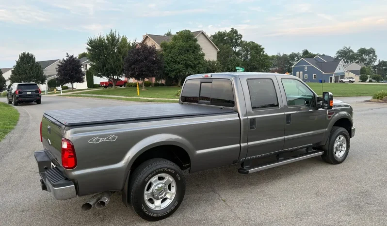 
								2010 Ford F-250 XLT Crew Cab Power Stroke full									