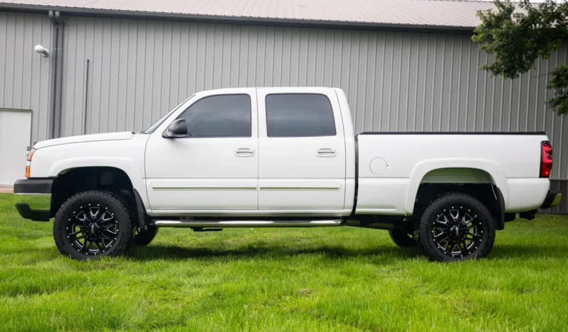
								2005 Chevrolet Silverado 2500HD LS Crew Cab Duramax full									