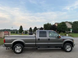 
										2010 Ford F-250 XLT Crew Cab Power Stroke full									
