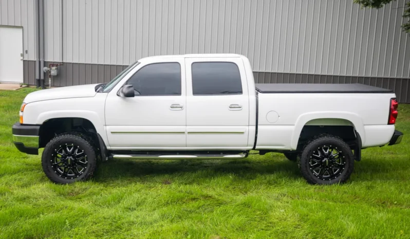 
								2005 Chevrolet Silverado 2500HD LS Crew Cab Duramax full									