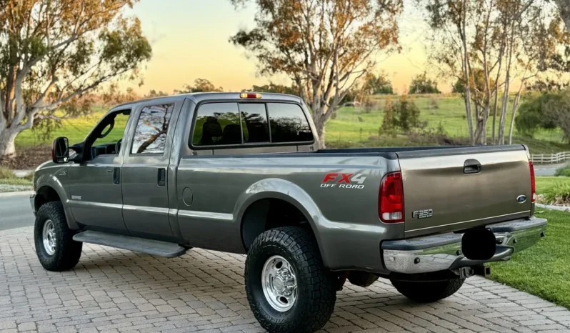 
								2004 Ford F-350 Super Duty Lariat Crew Cab full									