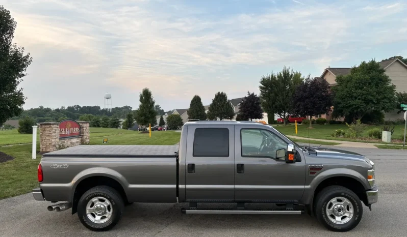 
								2010 Ford F-250 XLT Crew Cab Power Stroke full									
