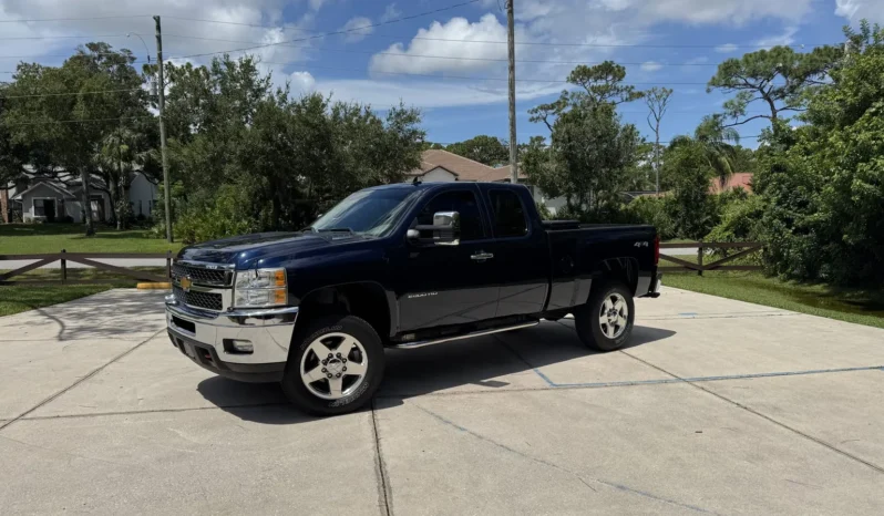 
								2011 Chevrolet Silverado 2500HD LTZ Extended Cab Duramax full									
