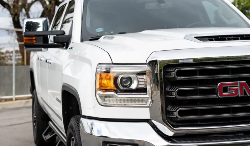 
								2019 GMC Sierra 2500HD SLT Crew Cab Duramax full									