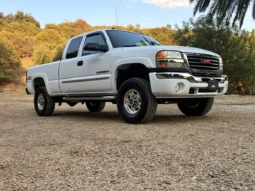 
										2005 GMC Sierra 2500HD SLT 4×4 full									