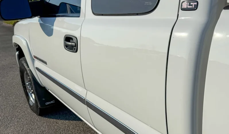 
								2005 GMC Sierra 2500HD SLT Extended Cab full									