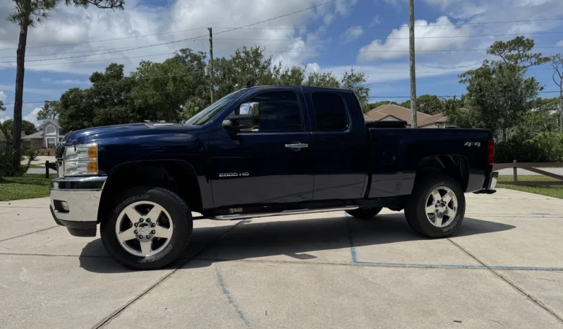 
								2011 Chevrolet Silverado 2500HD LTZ Extended Cab Duramax full									