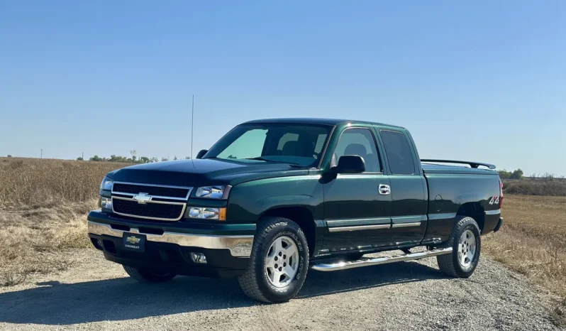 
								2006 Chevrolet Silverado 1500 LT 4×4 full									