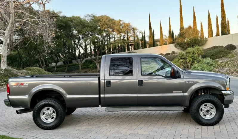 
								2004 Ford F-350 Super Duty Lariat Crew Cab full									