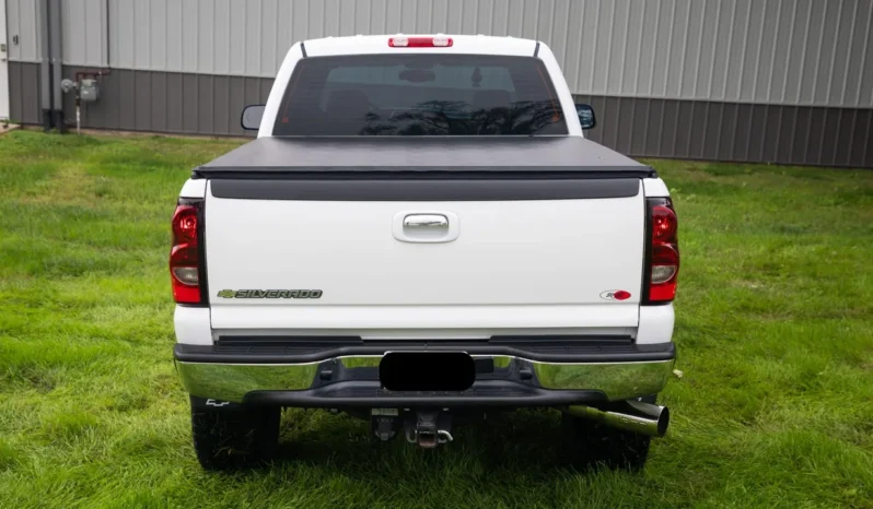 
								2005 Chevrolet Silverado 2500HD LS Crew Cab Duramax full									