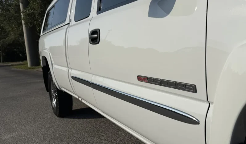 
								2005 GMC Sierra 2500HD SLT Extended Cab full									