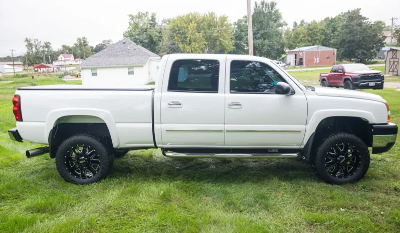 
								2005 Chevrolet Silverado 2500HD LS Crew Cab Duramax full									
