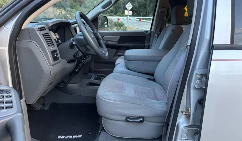 
								2007 Dodge Ram 3500 SLT Mega Cab Dually full									