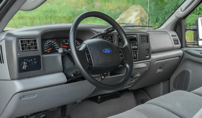 
								2004 Ford F-350 Super Duty XLT Crew Cab 4×4 full									