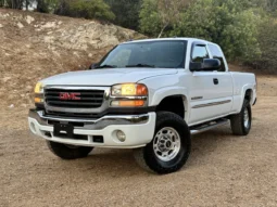 
										2005 GMC Sierra 2500HD SLT 4×4 full									