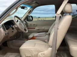 
										2004 Toyota Tundra Limited Access Cab V8 full									