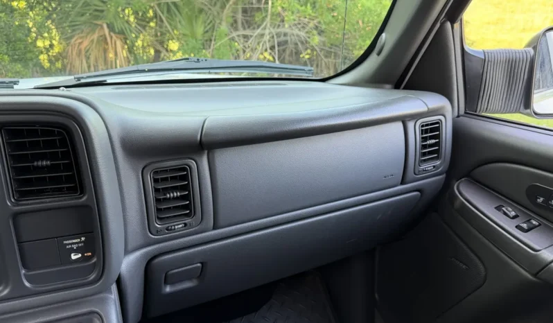 
								2005 GMC Sierra 2500HD SLT Extended Cab full									