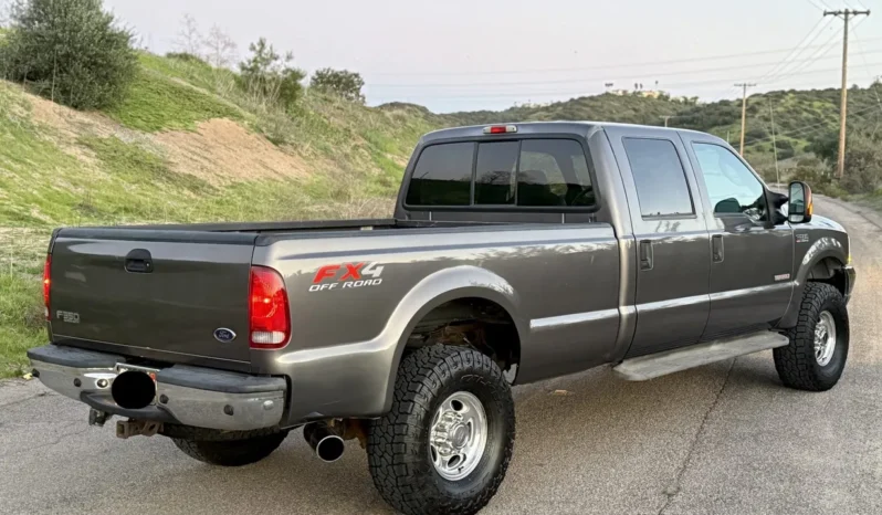
								2004 Ford F-350 Super Duty Lariat Crew Cab full									