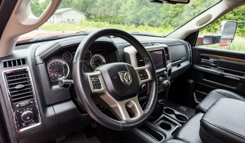 
								2018 Ram 3500 Laramie Crew Cab Dually full									