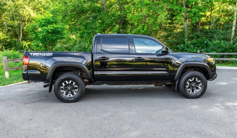 
								2016 Toyota Tacoma TRD Off-Road Double Cab V6 full									