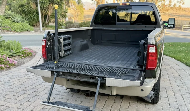 
								2009 Ford F-250 King Ranch Crew Cab Power Stroke full									