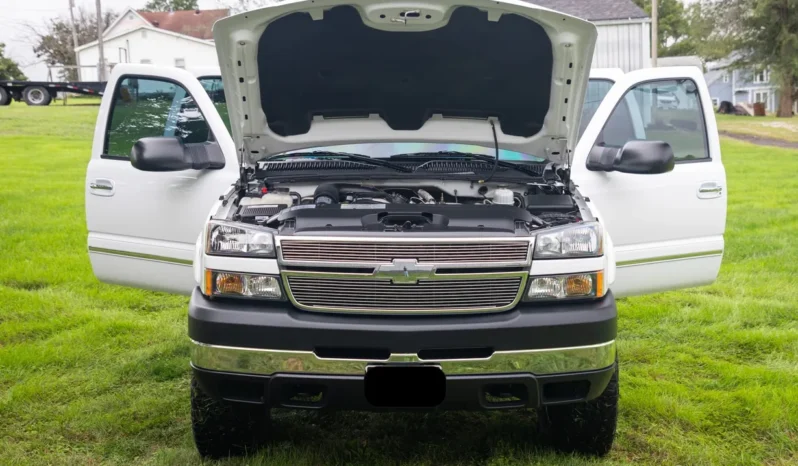 
								2005 Chevrolet Silverado 2500HD LS Crew Cab Duramax full									