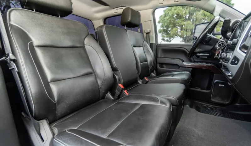 
								2019 GMC Sierra 2500HD SLT Crew Cab Duramax full									