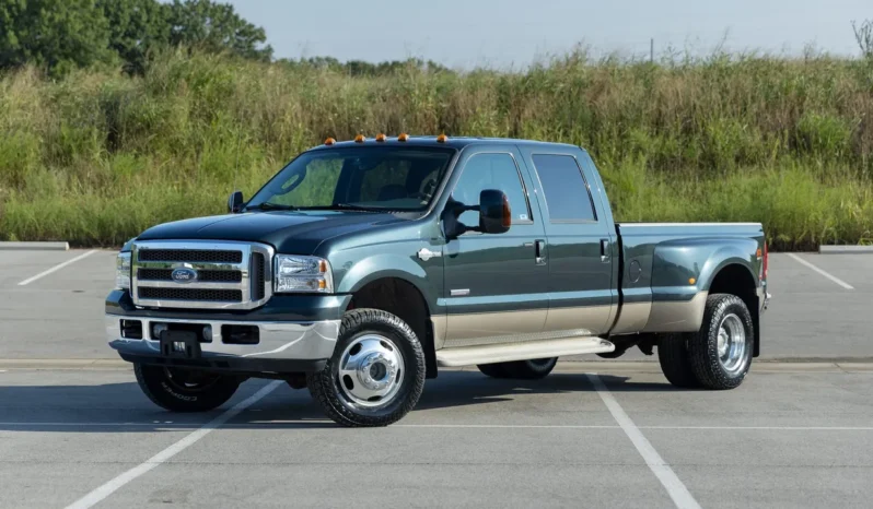 
								2005 Ford F-350 Super Duty King Ranch Crew Cab full									