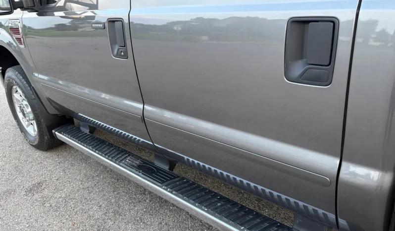 
								2010 Ford F-250 XLT Crew Cab Power Stroke full									
