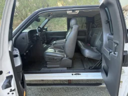 
										2005 GMC Sierra 2500HD SLT 4×4 full									