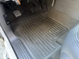 
										2005 GMC Sierra 2500HD SLT 4×4 full									