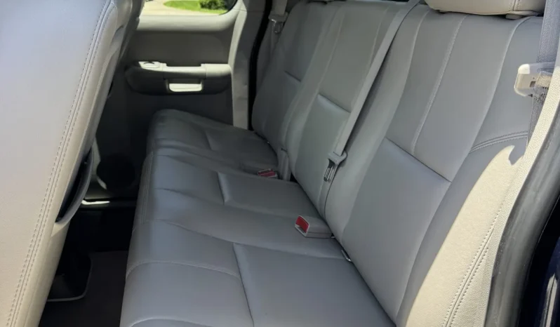 
								2011 Chevrolet Silverado 2500HD LTZ Extended Cab Duramax full									