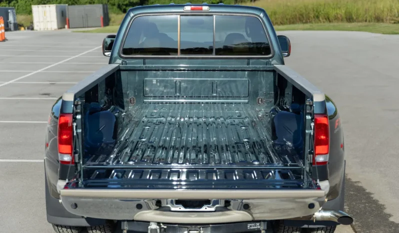 
								2005 Ford F-350 Super Duty King Ranch Crew Cab full									