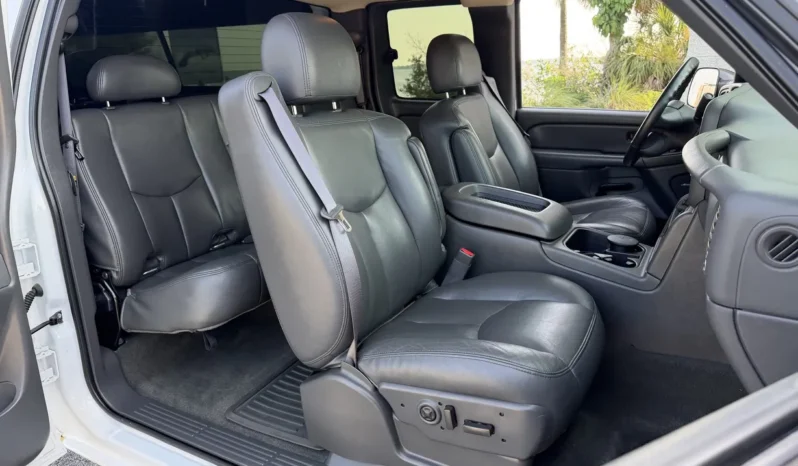 
								2005 GMC Sierra 2500HD SLT Extended Cab full									