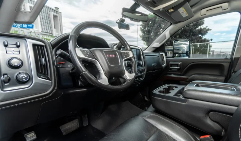 
								2019 GMC Sierra 2500HD SLT Crew Cab Duramax full									