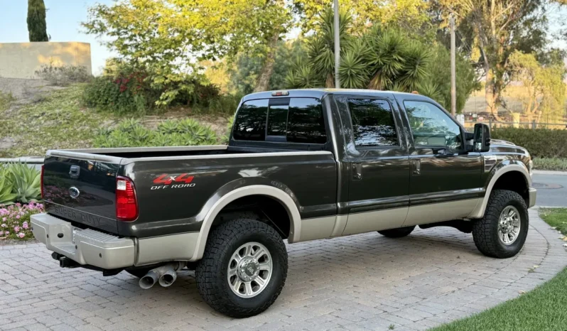 
								2009 Ford F-250 King Ranch Crew Cab Power Stroke full									
