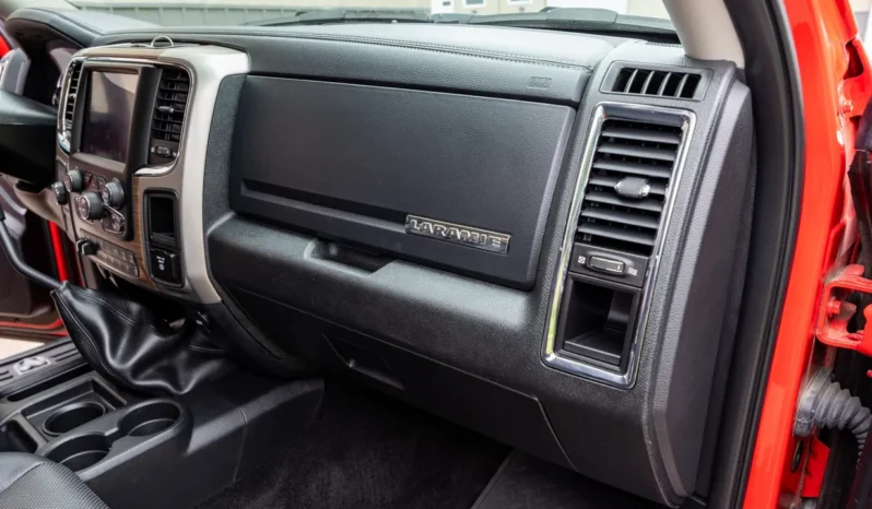 
								2018 Ram 3500 Laramie Crew Cab Dually full									