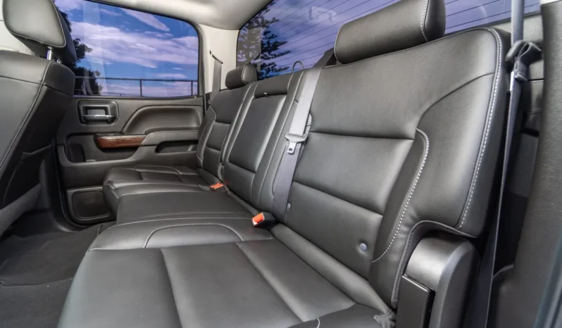 
								2019 GMC Sierra 2500HD SLT Crew Cab Duramax full									