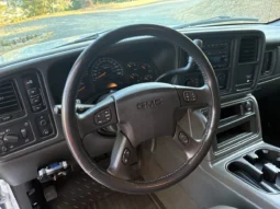 
										2005 GMC Sierra 2500HD SLT 4×4 full									