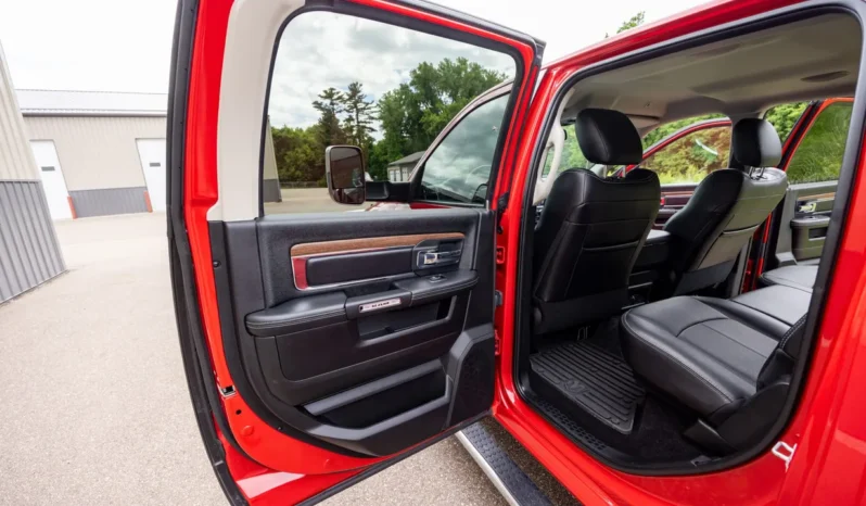 
								2018 Ram 3500 Laramie Crew Cab Dually full									