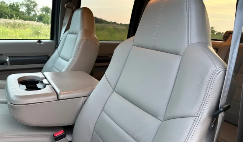 
								2010 Ford F-250 XLT Crew Cab Power Stroke full									