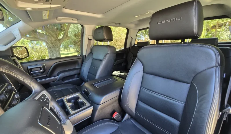 
								2018 GMC Sierra 1500 Denali Crew Cab full									