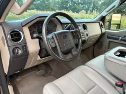 
										2010 Ford F-250 XLT Crew Cab Power Stroke full									